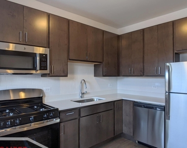 3407 W Fullerton Avenue - Photo Thumbnail 7