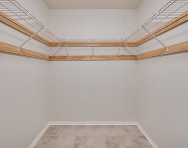 546 E Shag Bark Lane - Photo Thumbnail 14