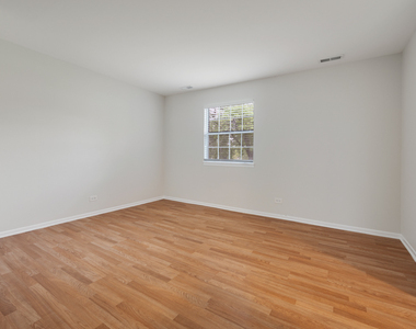 546 E Shag Bark Lane - Photo Thumbnail 3