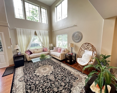 1791 Ellington Drive - Photo Thumbnail 5