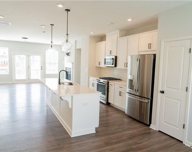 2675 Whistler Way Ne - Photo Thumbnail 4