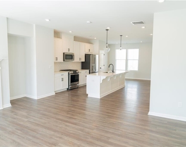 2675 Whistler Way Ne - Photo Thumbnail 5