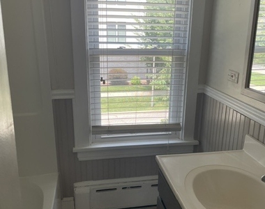 211 N Larch Avenue - Photo Thumbnail 4
