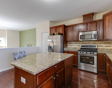 533 Plaza Place - Photo Thumbnail 19
