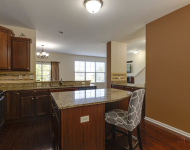 533 Plaza Place - Photo Thumbnail 18