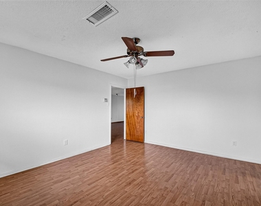 4701 Crepe Myrtle Lane - Photo Thumbnail 9