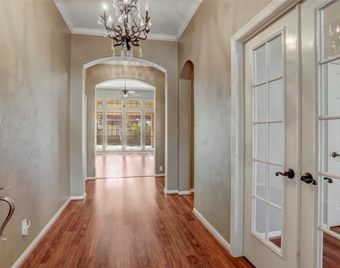124 S Brooksedge Circle - Photo Thumbnail 5