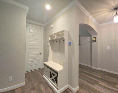 5715 Caper Shores Lane - Photo Thumbnail 6