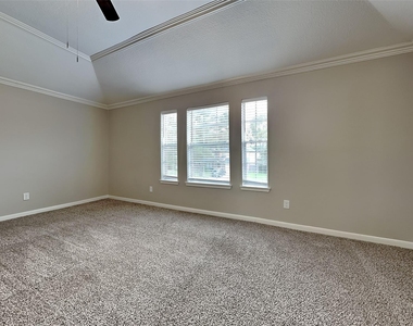 2203 Pincher Creek Drive - Photo Thumbnail 7