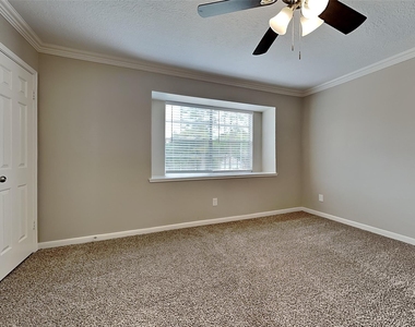 2203 Pincher Creek Drive - Photo Thumbnail 13