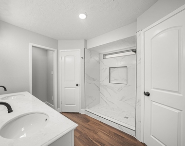 8611 Spruce Mill Drive - Photo Thumbnail 11