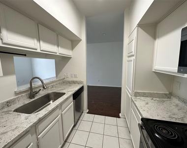 2025 Augusta Drive - Photo Thumbnail 4