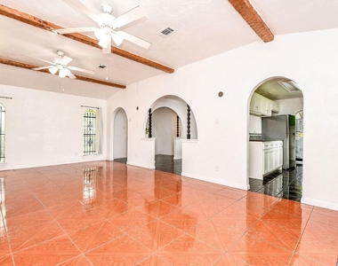 9037 Crestview Drive - Photo Thumbnail 3