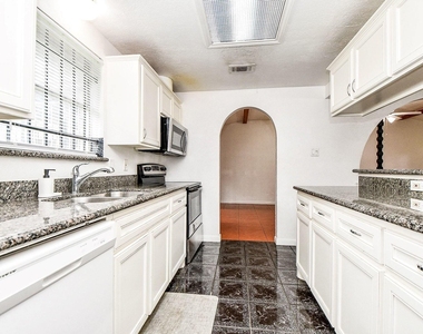 9037 Crestview Drive - Photo Thumbnail 18