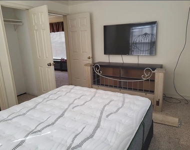 924 Kelley Street - Photo Thumbnail 7