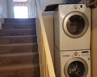 924 Kelley Street - Photo Thumbnail 8