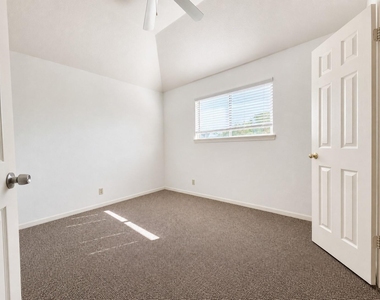 6303 Carissa Court - Photo Thumbnail 10
