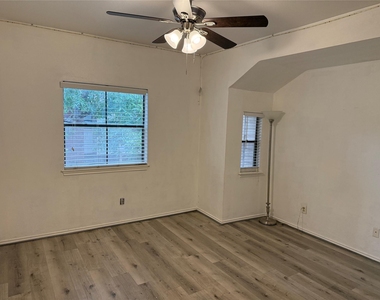 1103 Dulles Avenue - Photo Thumbnail 15