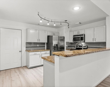 351 Fantasy Lane - Photo Thumbnail 8