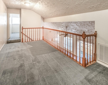 10025 Rosbrook Drive - Photo Thumbnail 7