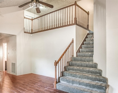 10025 Rosbrook Drive - Photo Thumbnail 3