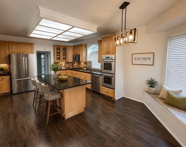 1103 Glendale Drive - Photo Thumbnail 8