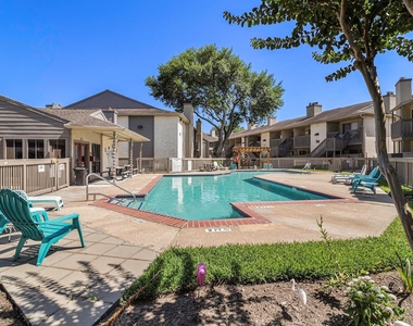1900 Bay Area Boulevard - Photo Thumbnail 18