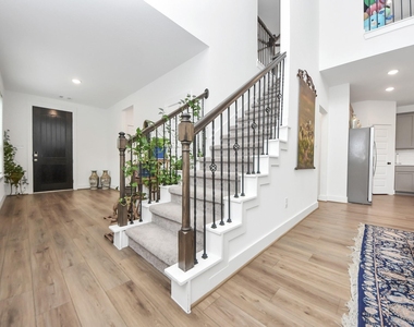 21314 Barcelona Heights Trail - Photo Thumbnail 8