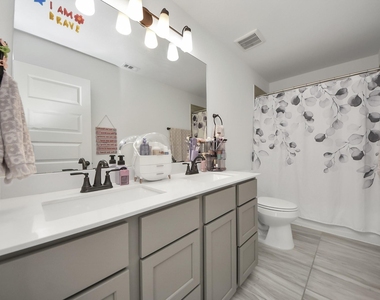 21314 Barcelona Heights Trail - Photo Thumbnail 22