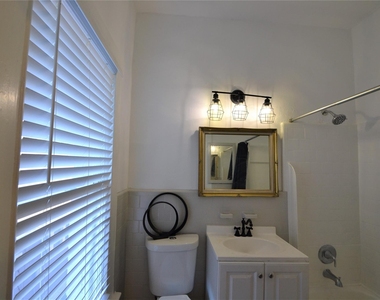 1517 Bonnie Brae Street - Photo Thumbnail 30