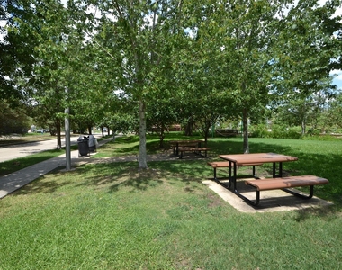 1517 Bonnie Brae Street - Photo Thumbnail 36