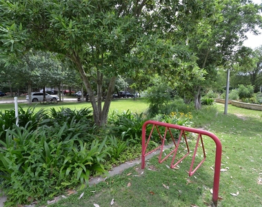 1517 Bonnie Brae Street - Photo Thumbnail 38