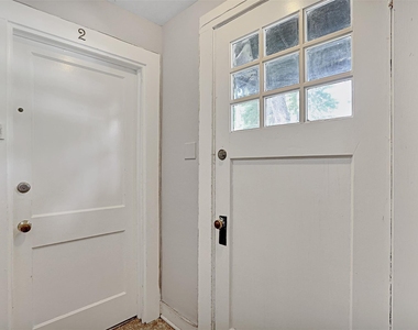 1517 Bonnie Brae Street - Photo Thumbnail 4