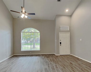 16819 Kettle Creek Drive - Photo Thumbnail 2