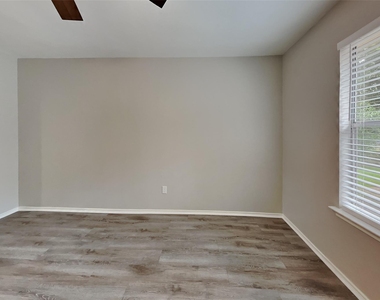 16819 Kettle Creek Drive - Photo Thumbnail 18