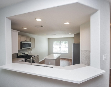 6035 Indian Creek - Photo Thumbnail 6