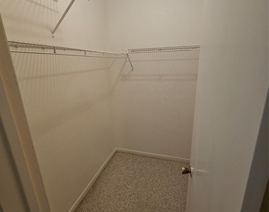 9800 Pagewood Lane - Photo Thumbnail 13