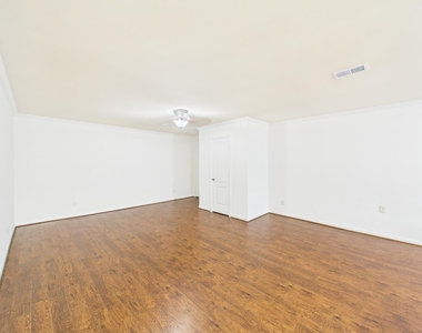 5333 Richmond Avenue - Photo Thumbnail 3