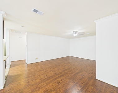 5333 Richmond Avenue - Photo Thumbnail 4