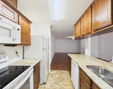 5333 Richmond Avenue - Photo Thumbnail 10