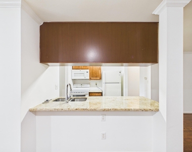 5333 Richmond Avenue - Photo Thumbnail 9