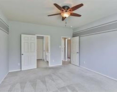 13002 Misty Bay Ln - Photo Thumbnail 9