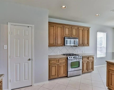 13002 Misty Bay Ln - Photo Thumbnail 12