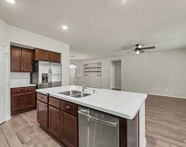185 Emory Birch Drive - Photo Thumbnail 7