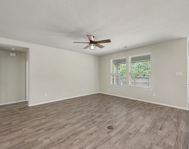 185 Emory Birch Drive - Photo Thumbnail 16