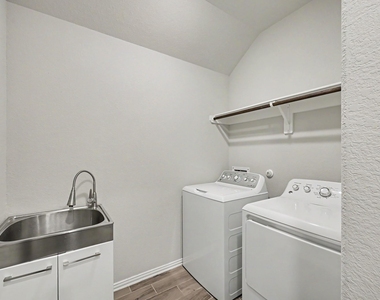 185 Emory Birch Drive - Photo Thumbnail 11