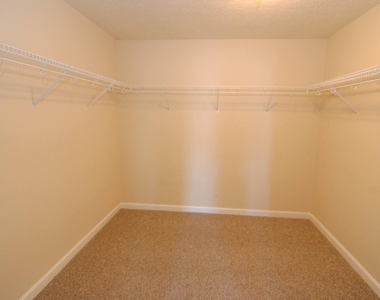 68 Georgetown - Photo Thumbnail 13