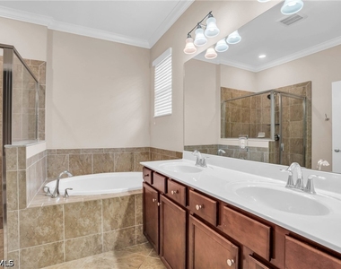 2061 Hamlin Street - Photo Thumbnail 6