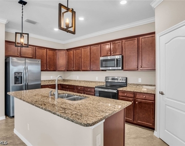 2061 Hamlin Street - Photo Thumbnail 2