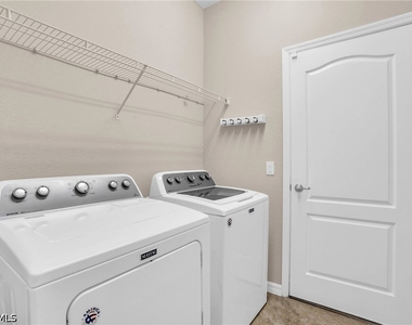 2061 Hamlin Street - Photo Thumbnail 20